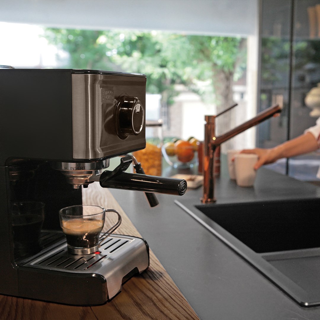 Espresso coffee maker Black+Decker BXCO1200E (1200W)