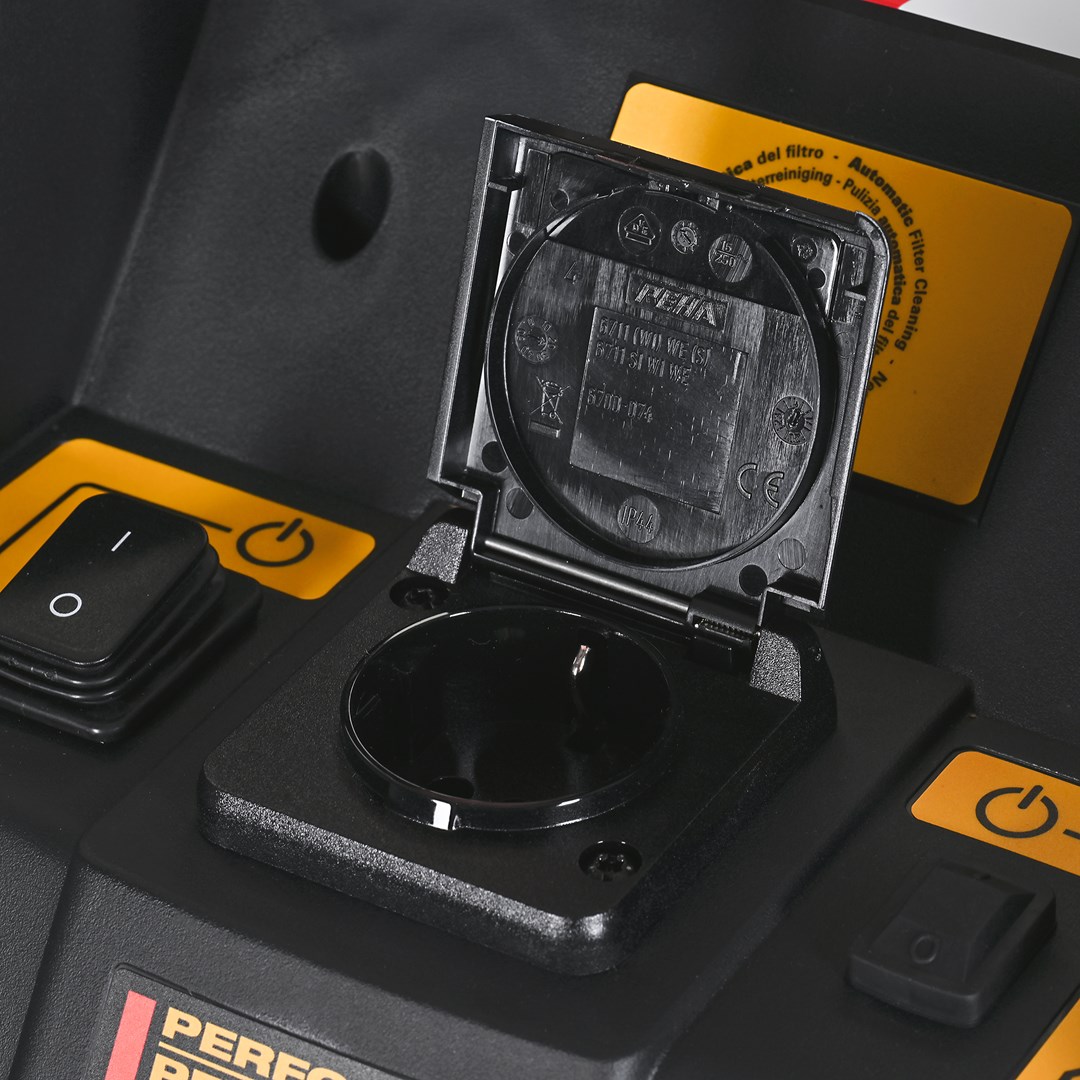 DeWALT DWV901L dust extractor Black  Yellow 30 L 1400 W