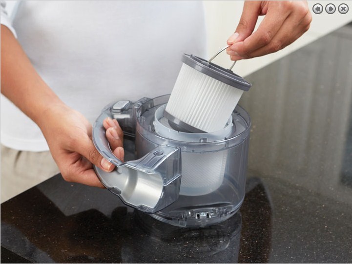 Black & Decker PD1820LF-QW handheld vacuum Chrome Bagless