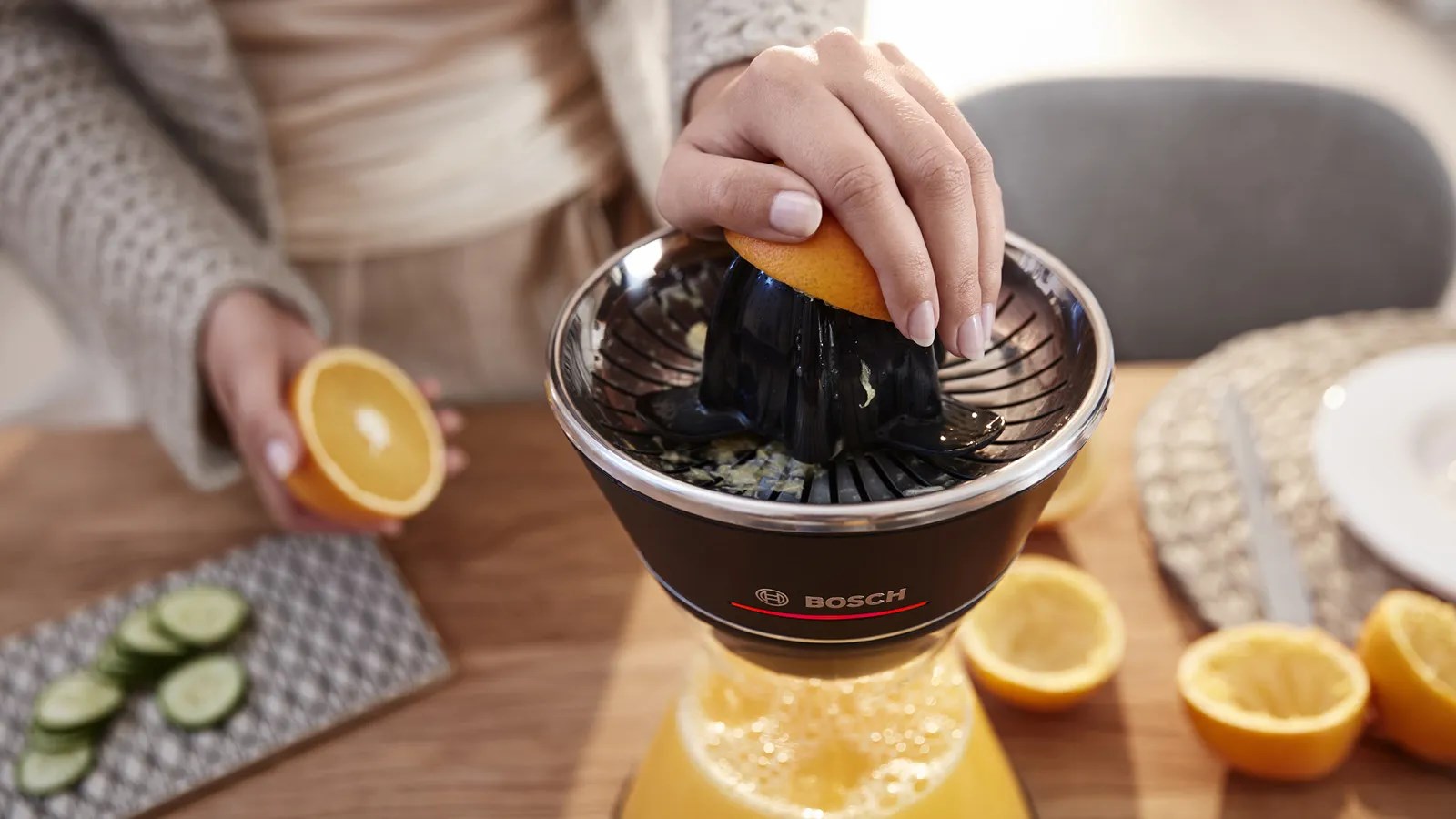 Bosch MCP72GPB citrus press Plastic, Stainless steel Black, Transparent