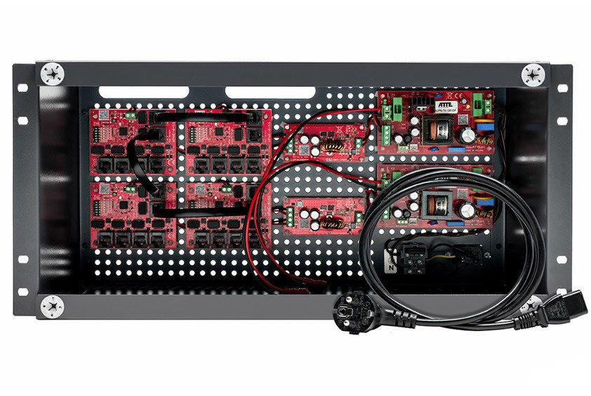 AT3 IPUPS-17-11-R5U0 POE stikalo za do 17 kamer