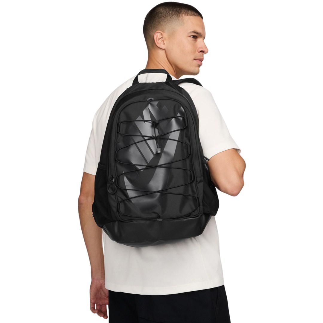 Nike Hayward nahrbtnik 26L, črn