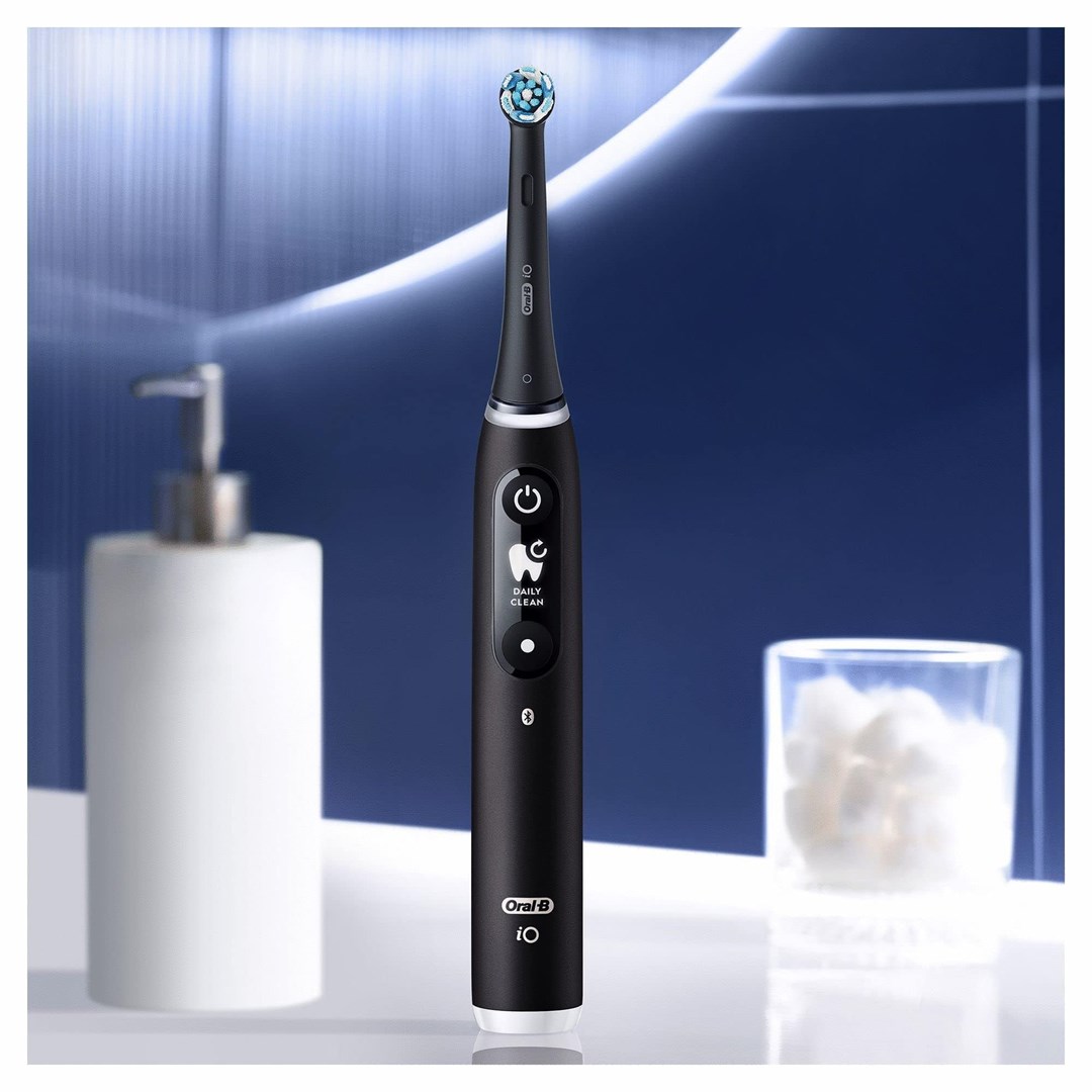 Oral-B 8332420 električna zobna ščetka, črna/roza