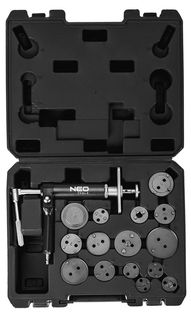 NEO TOOLS 11-132 set mehaničarskega orodja