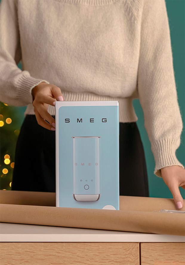 Smeg MFF02CREU penilnik mleka 4 funkcije, krem