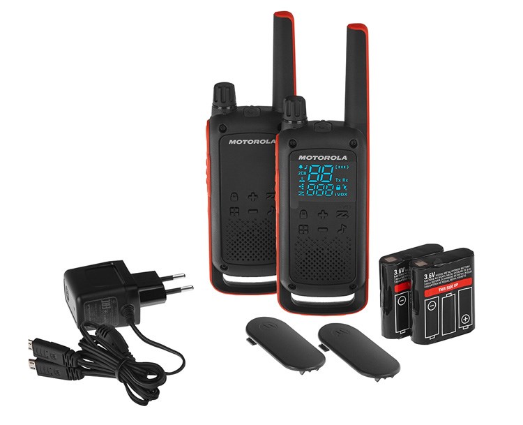 Motorola T82 komplet 2x dvosmerna radijska postaja, črna/oranžna