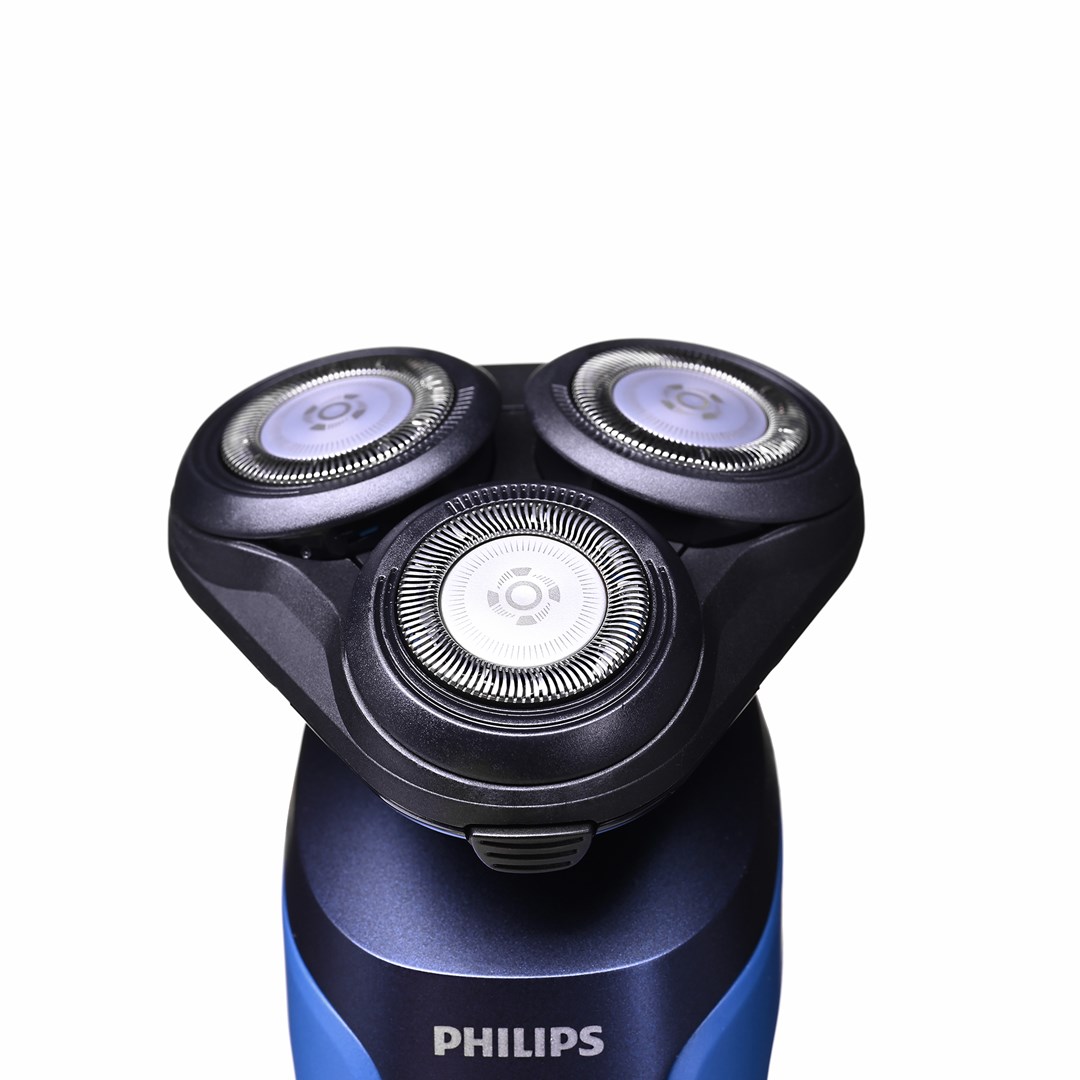 Philips SHAVER Series 5000 ComfortTech blades Wet and dry electric shaver Philips SHAVER Series 5000 ComfortTech blades Wet and dry electric shaver