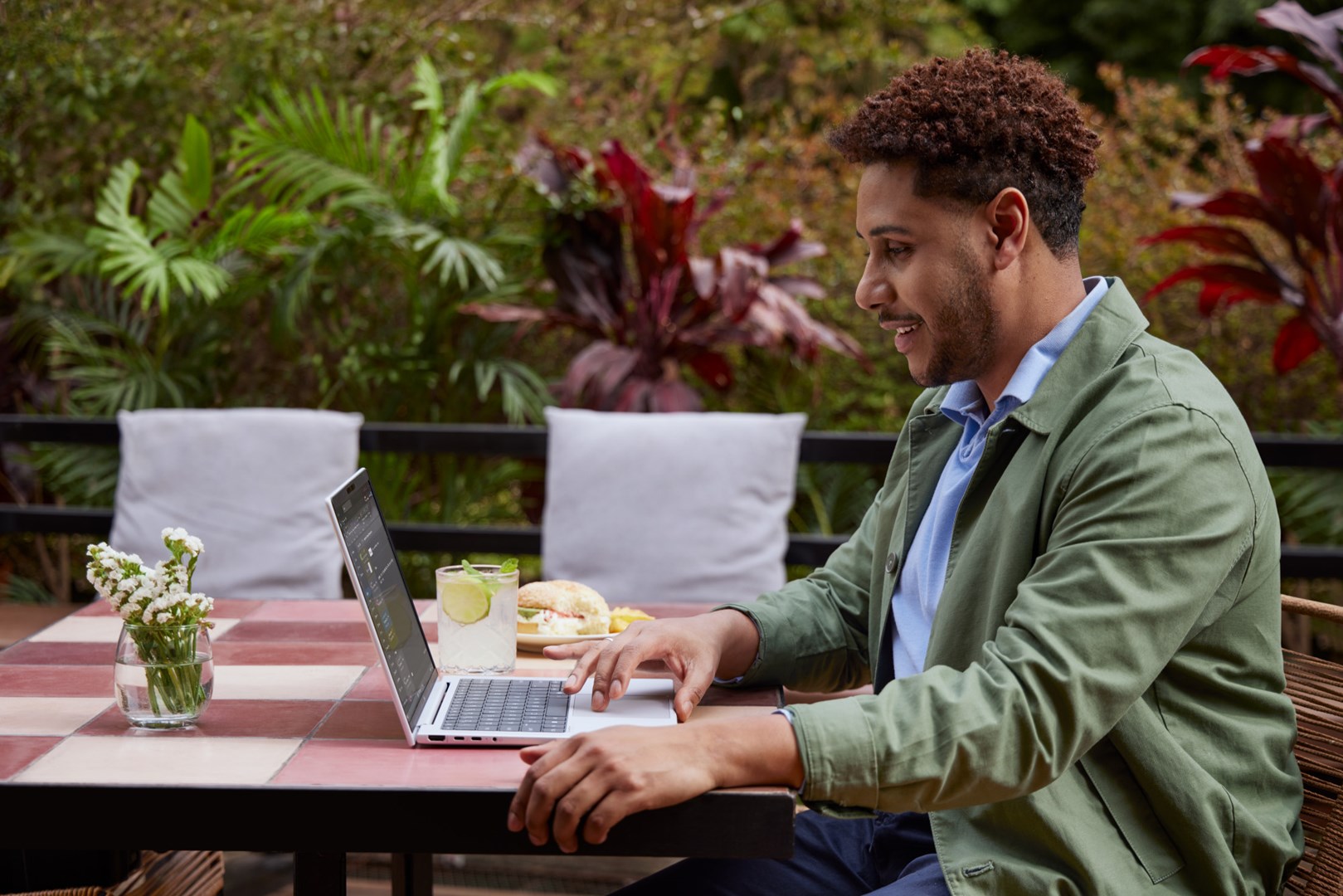 HP EliteBook X Flip G1i Next Gen AI PC Copilot+ PC Intel Core Ultra 7 258V Hybrid (2-in-1) 35.6 cm (14") 2.5K touchscreen 32 GB LPDDR5x-SDRAM 1 TB SSD Wi-Fi 7 (802.11be) Windows 11 Pro HP EliteBook X Flip G1i Next Gen AI PC Copilot+ PC Intel Core Ultra 7 258V Hybrid (2-in-1) 35.6 cm (14") 2.5K touchscreen 32 GB LPDDR5x-SDRAM 1 TB SSD Wi-Fi 7 (802.11be) Windows 11 Pro