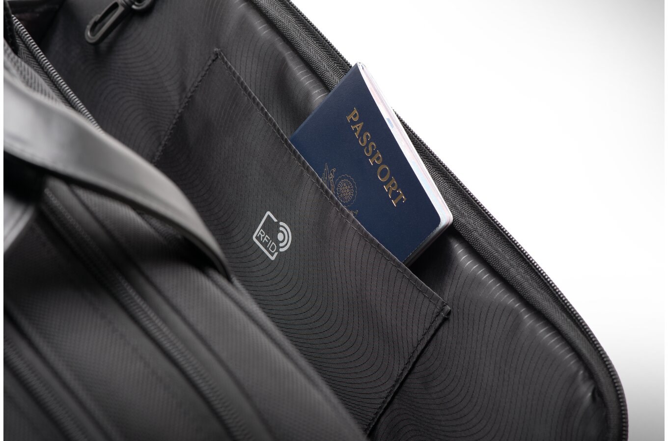 Kensington Contour 2.0 15.6" Briefcase Kensington Contour 2.0 15.6" Briefcase