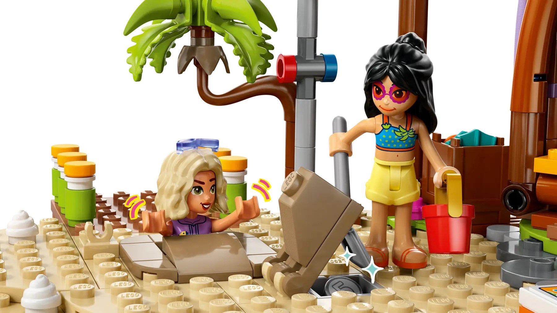 LEGO FRIENDS 42673 Family Vacation Beach Resort LEGO FRIENDS 42673 Family Vacation Beach Resort