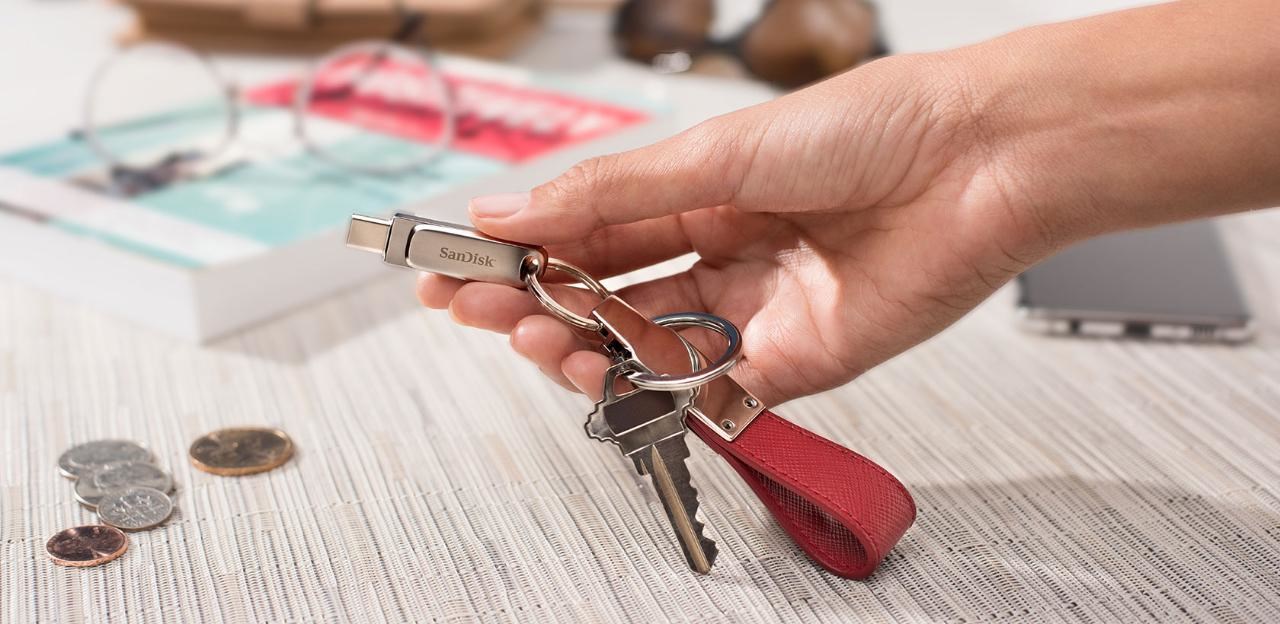 SanDisk Ultra Dual Drive Luxe USB flash drive 32 GB USB Type-A / USB Type-C 3.2 Gen 1 (3.1 Gen 1) Stainless steel SanDisk Ultra Dual Drive Luxe USB flash drive 32 GB USB Type-A / USB Type-C 3.2 Gen 1 (3.1 Gen 1) Stainless steel