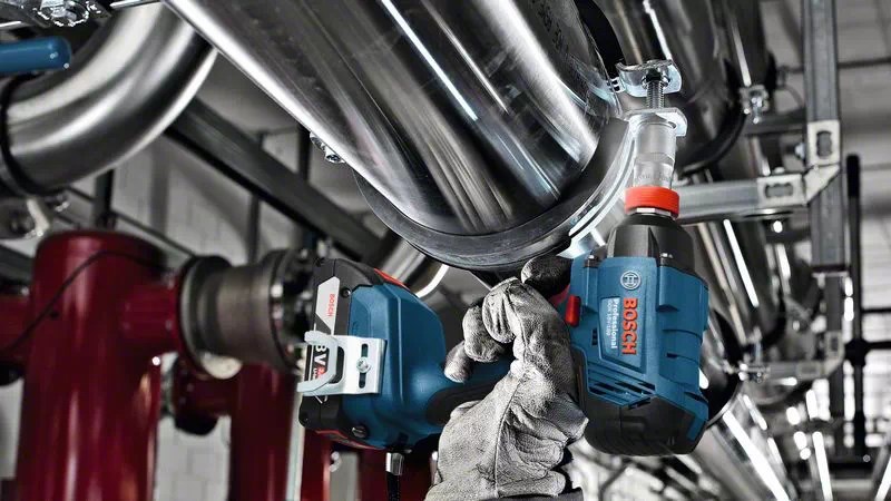 BOSCH IMPACT WRENCH 18V 1/2" / HEX 1/4" 180Nm SOLO BOSCH IMPACT WRENCH 18V 1/2" / HEX 1/4" 180Nm SOLO