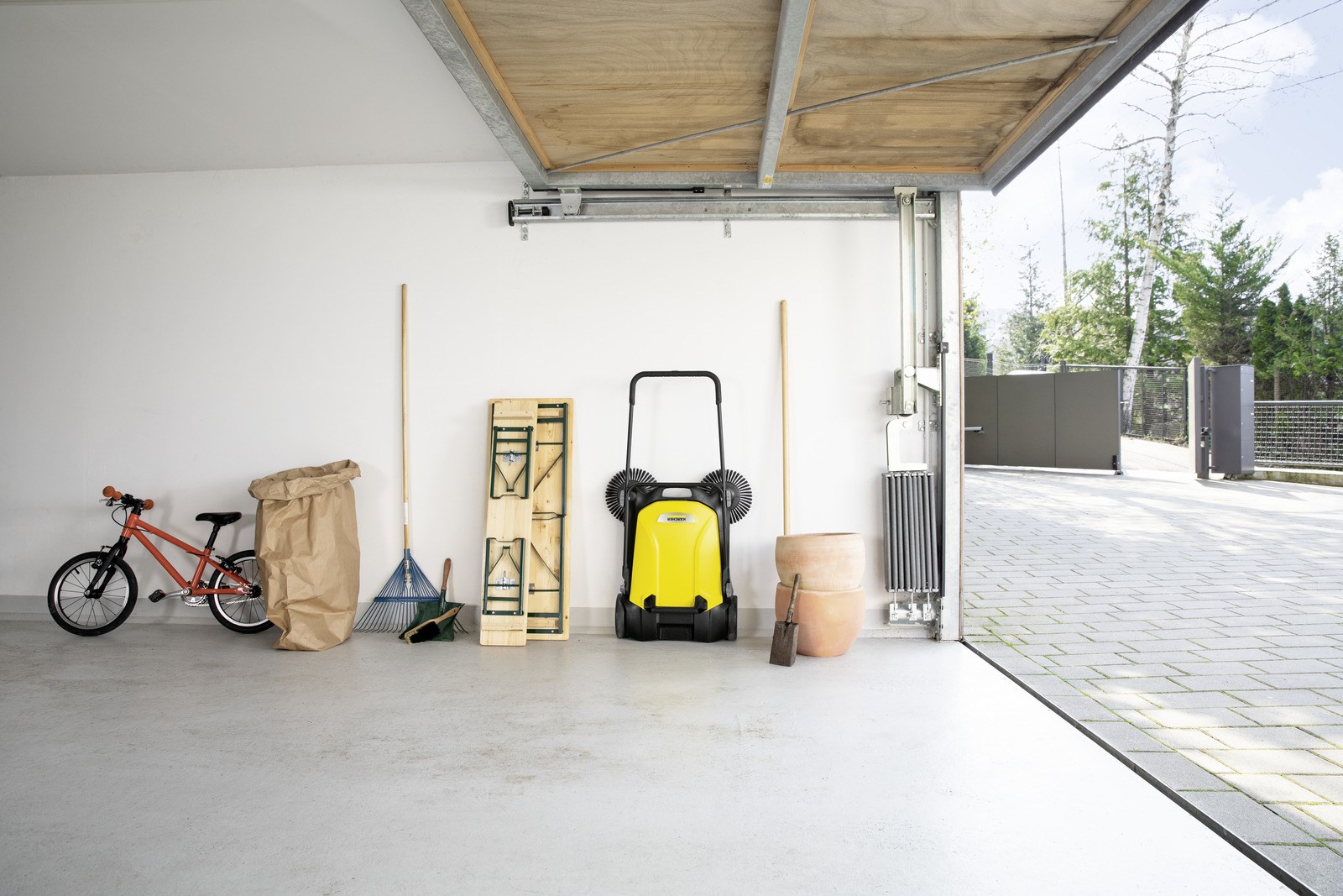 KARCHER S 4 Twin sweeping machine - 1.766-360.0 KARCHER S 4 Twin sweeping machine - 1.766-360.0