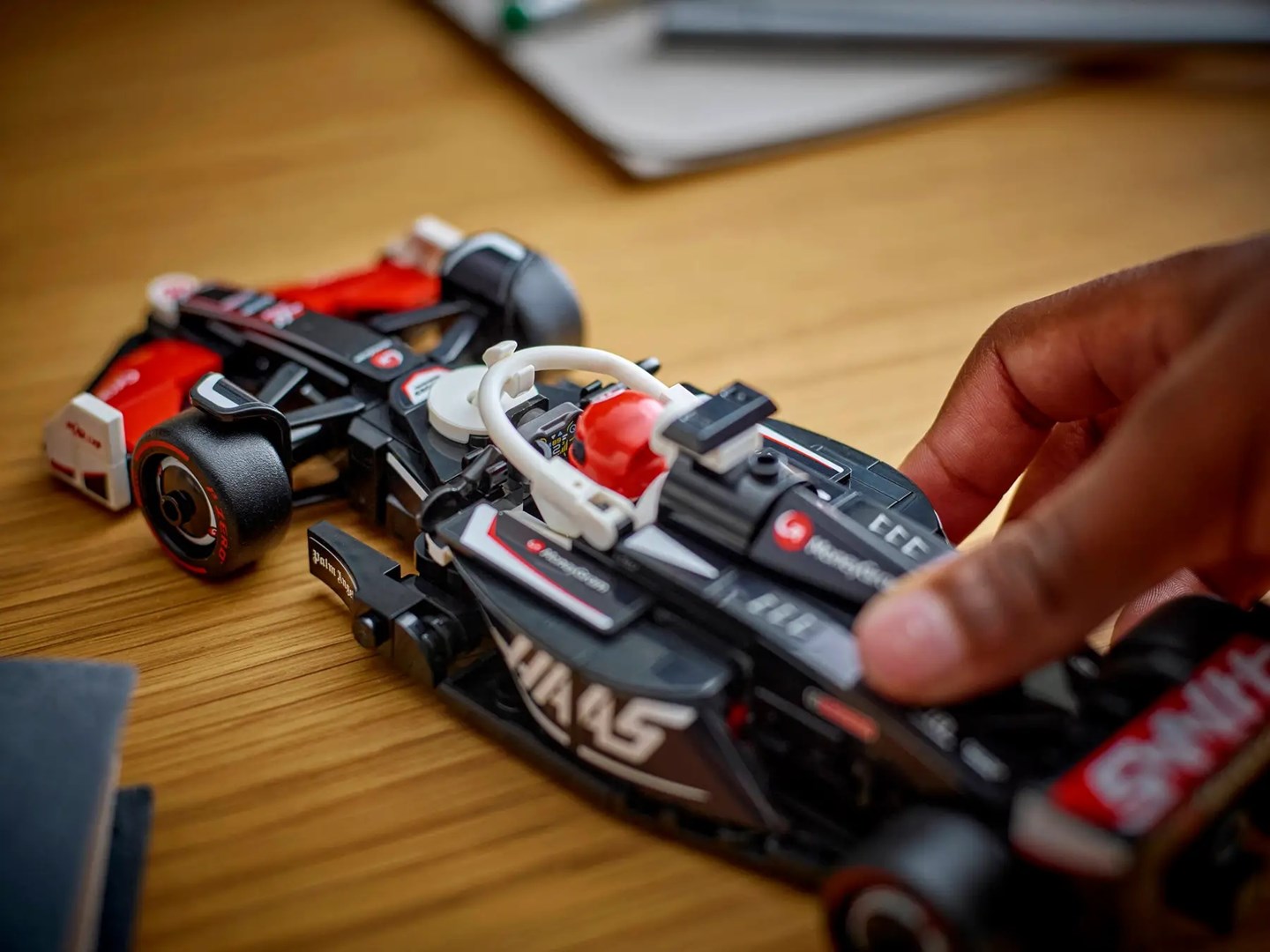LEGO SPEED CHAMPIONS 77250 MoneyGram Haas F1 Team VF-24 LEGO SPEED CHAMPIONS 77250 MoneyGram Haas F1 Team VF-24