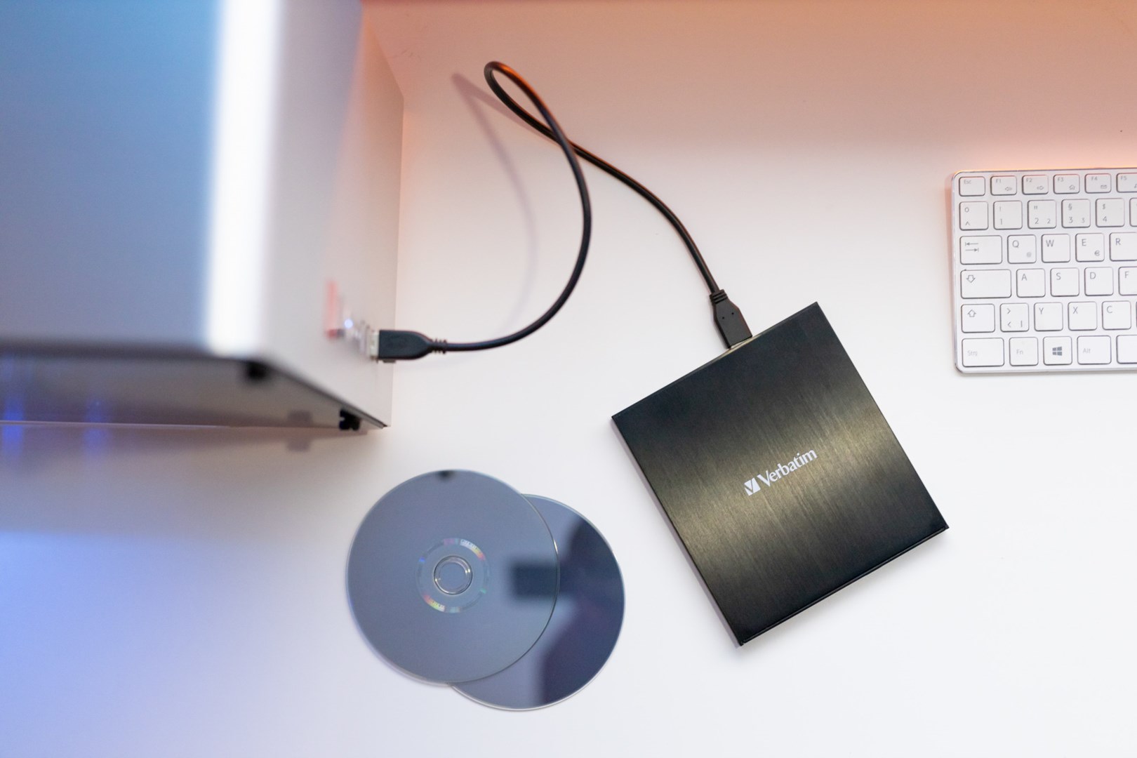 Verbatim External Slimline CD/DVD Drive Verbatim External Slimline CD/DVD Drive