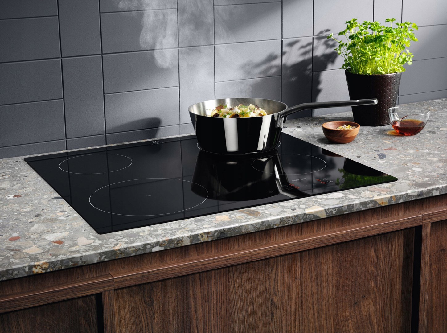 Electrolux Serie 300 949492519 LIB60420CK Black Built-in 59 cm Zone induction hob 4 zone(s) Electrolux Serie 300 949492519 LIB60420CK Black Built-in 59 cm Zone induction hob 4 zone(s)