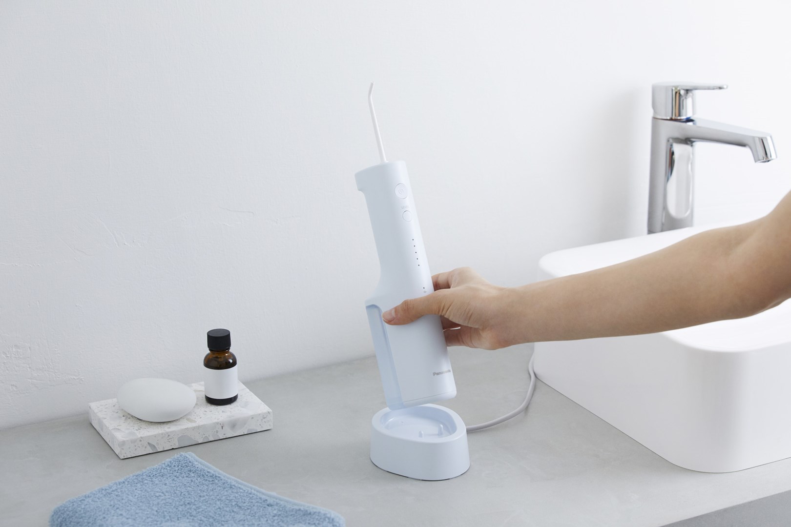 Panasonic EW-DJ26 oral irrigator 0.2 L Panasonic EW-DJ26 oral irrigator 0.2 L