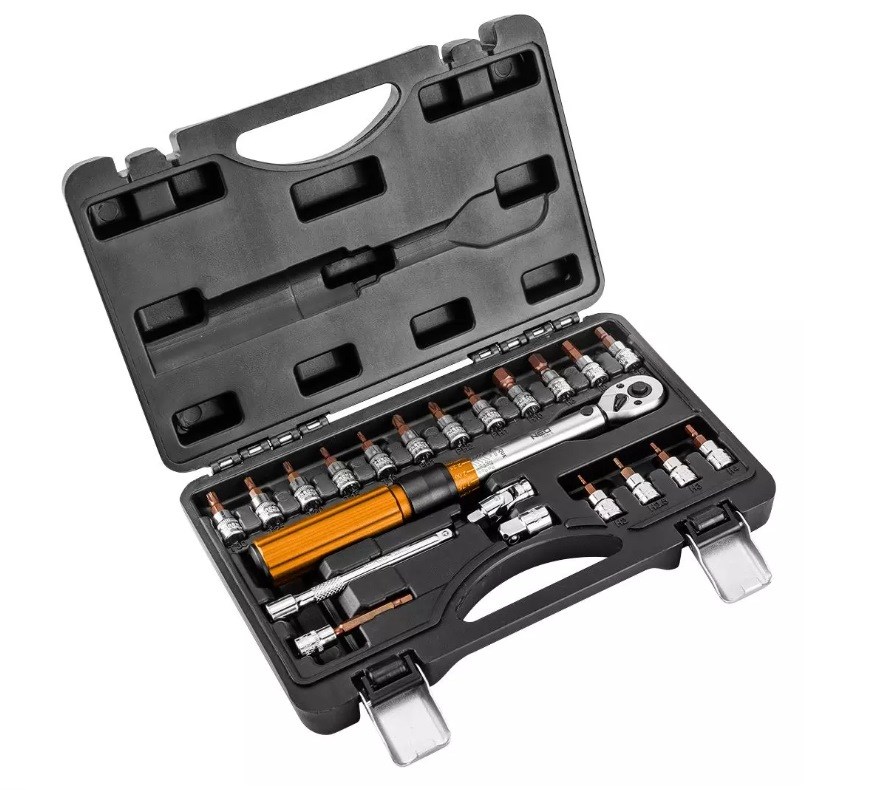 Neo Tools 1/4" bi-directional torque wrench, 5-25NM, set of 21 pcs. Neo Tools 1/4" bi-directional torque wrench, 5-25NM, set of 21 pcs.