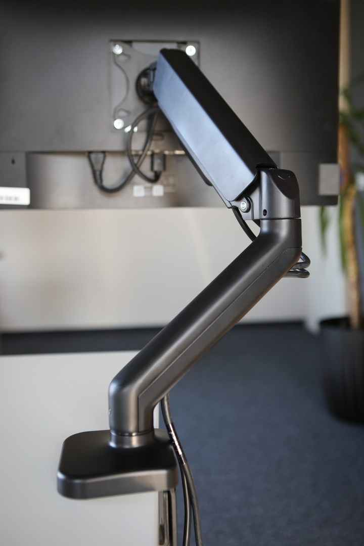 SAVIO UM-01 Desk Mount for Monitor 17" – 32", 2 – 9 kg, with Gas Spring SAVIO UM-01 Desk Mount for Monitor 17" – 32", 2 – 9 kg, with Gas Spring