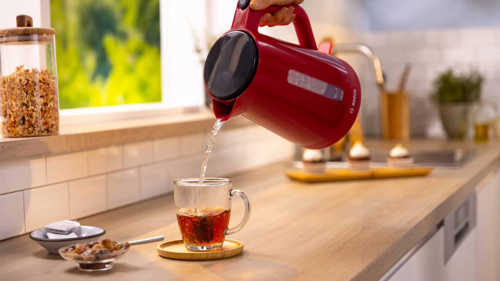 Bosch MyMoment electric kettle 1.7 L 2400 W Red Bosch MyMoment electric kettle 1.7 L 2400 W Red
