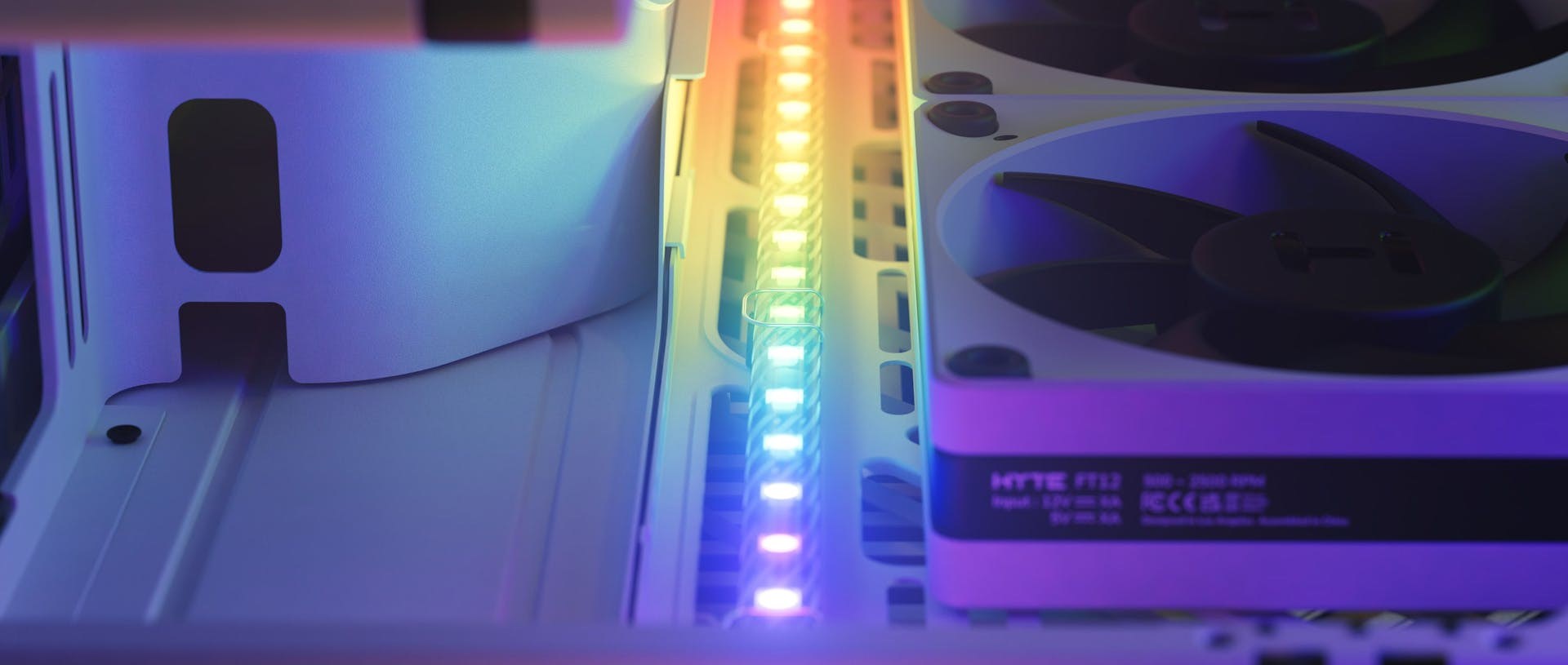 HYTE LS10 Universal LED strip HYTE LS10 Universal LED strip