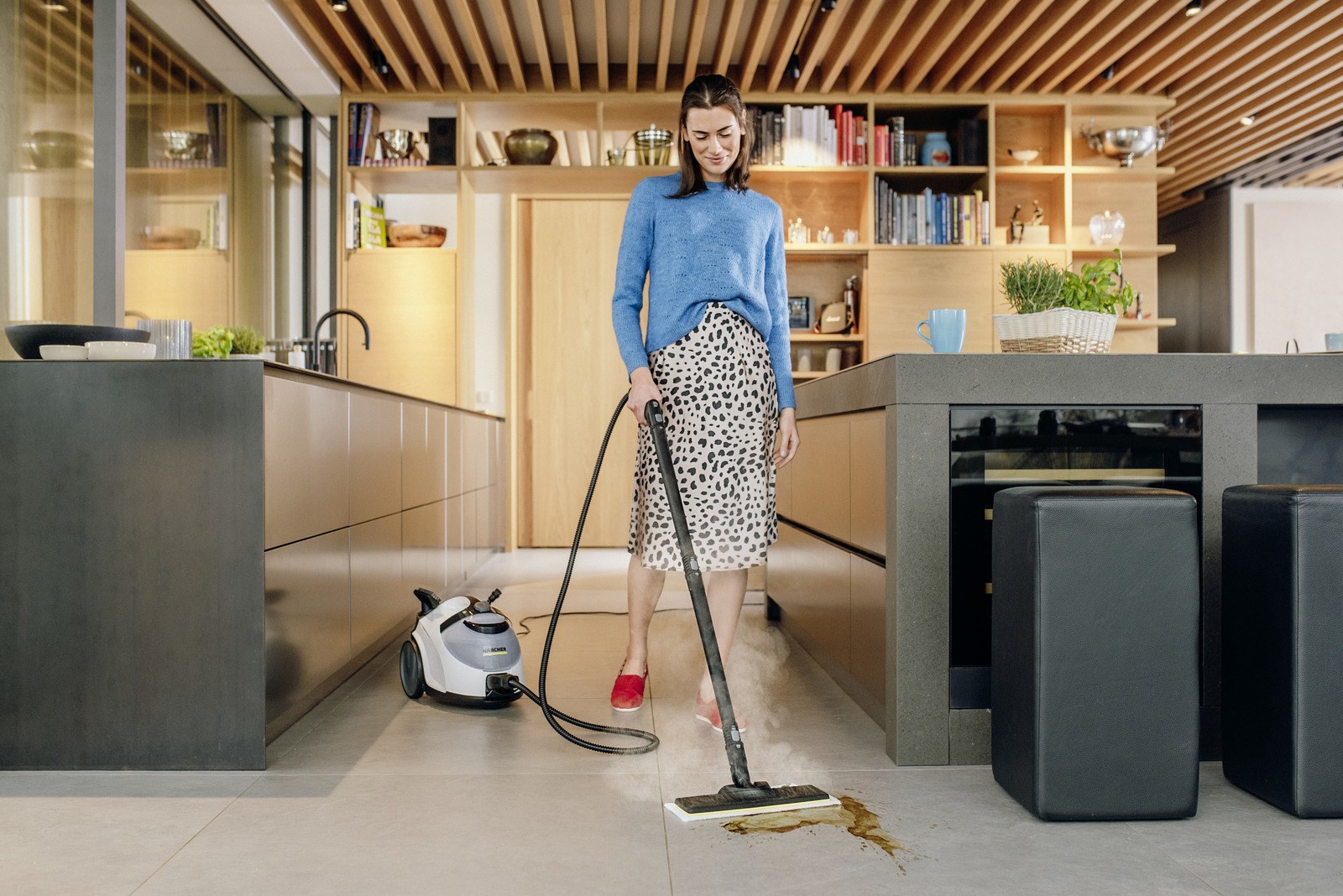 Kärcher SC 5 EasyFix IRON PLUG Cylinder steam cleaner 1.5 L 2250 W Black, White Kärcher SC 5 EasyFix IRON PLUG Cylinder steam cleaner 1.5 L 2250 W Black, White