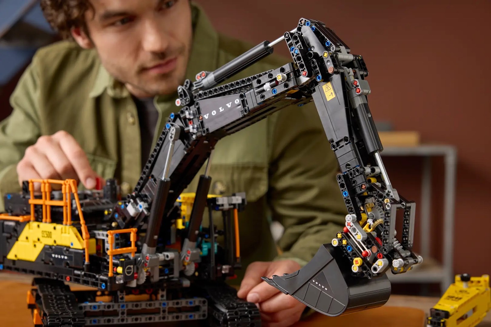 LEGO TECHNIC 42215 Volvo EC500 Hybrid Excavator LEGO TECHNIC 42215 Volvo EC500 Hybrid Excavator