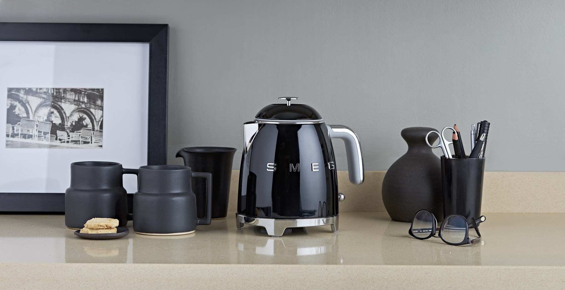 SMEG Kettle (KLF05BLEU) mini 0.8L black Schwarz SMEG Kettle (KLF05BLEU) mini 0.8L black Schwarz