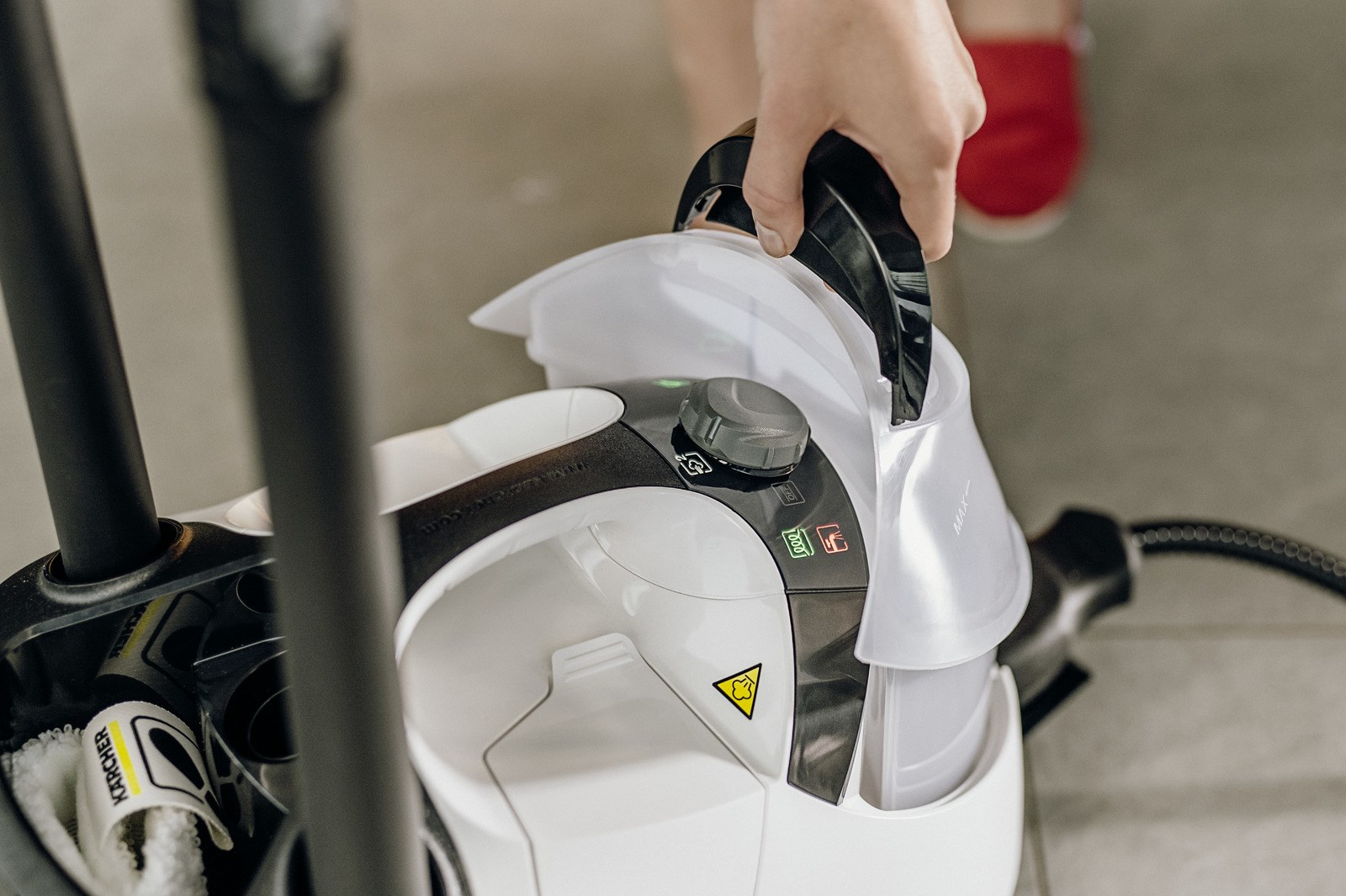 Kärcher SC 5 EasyFix IRON PLUG Cylinder steam cleaner 1.5 L 2250 W Black, White Kärcher SC 5 EasyFix IRON PLUG Cylinder steam cleaner 1.5 L 2250 W Black, White