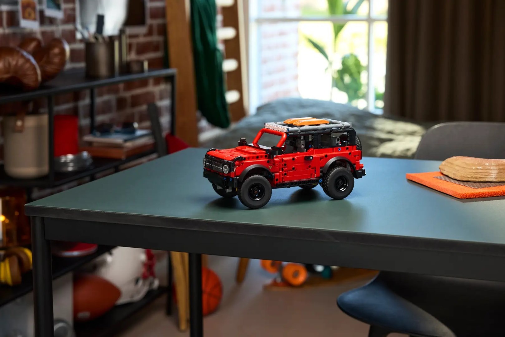 LEGO TECHNIC 42213 Ford Bronco SUV LEGO TECHNIC 42213 Ford Bronco SUV