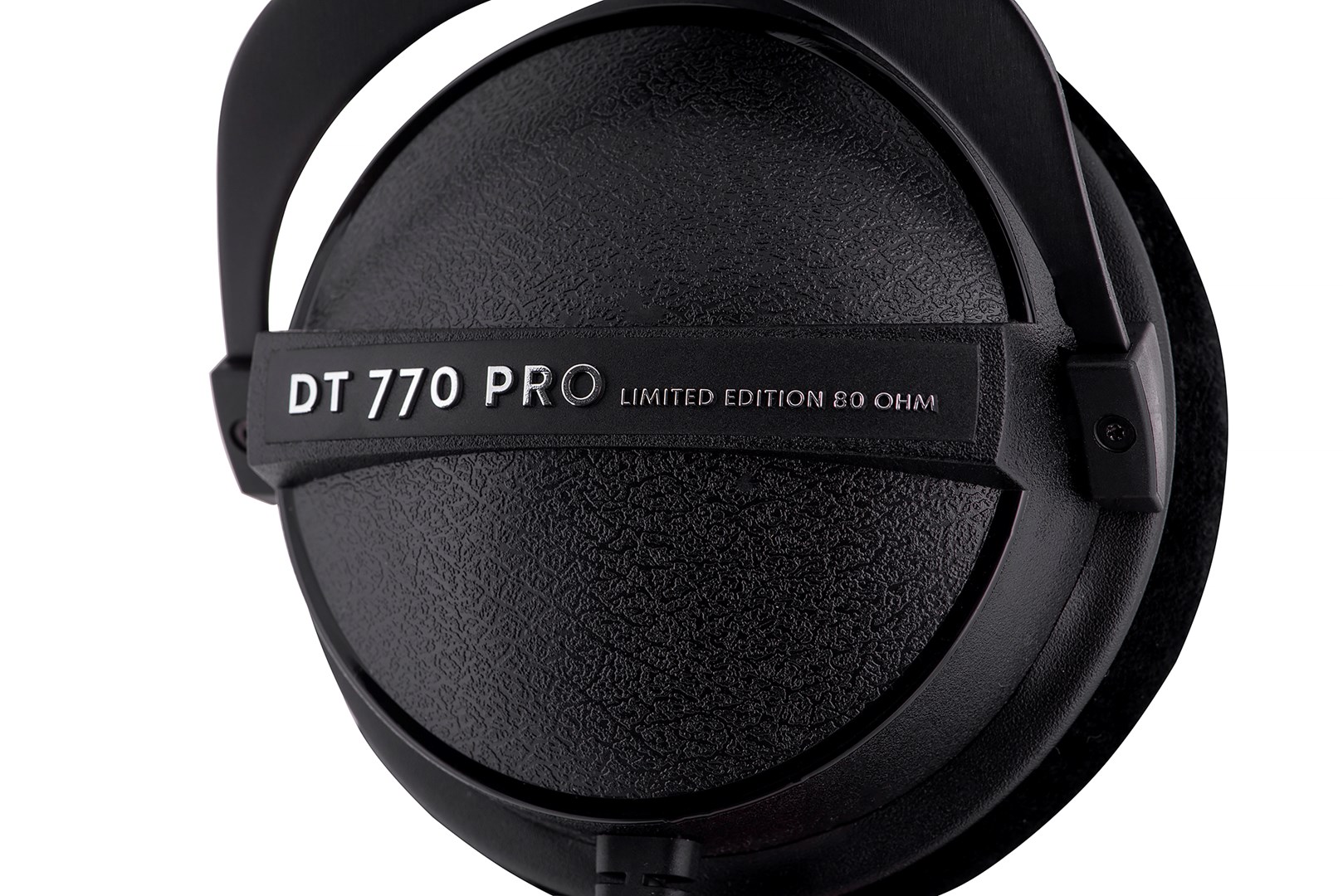 Beyerdynamic DT 770 Pro Black Limited Edition - closed studio headphones Beyerdynamic DT 770 Pro Black Limited Edition - closed studio headphones
