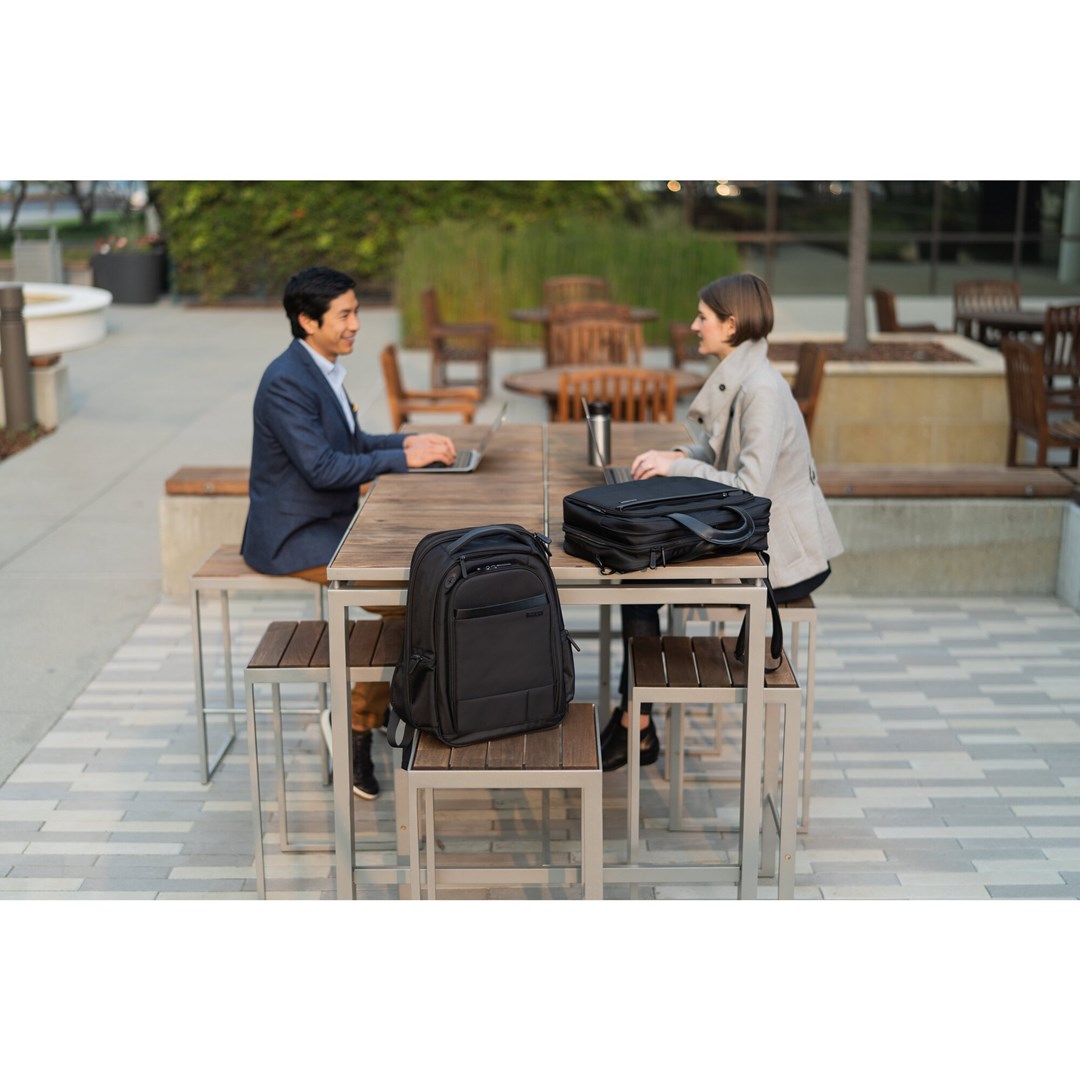 Kensington Contour 2.0 Business Laptop Briefcase – 15.6” Kensington Contour 2.0 Business Laptop Briefcase – 15.6”
