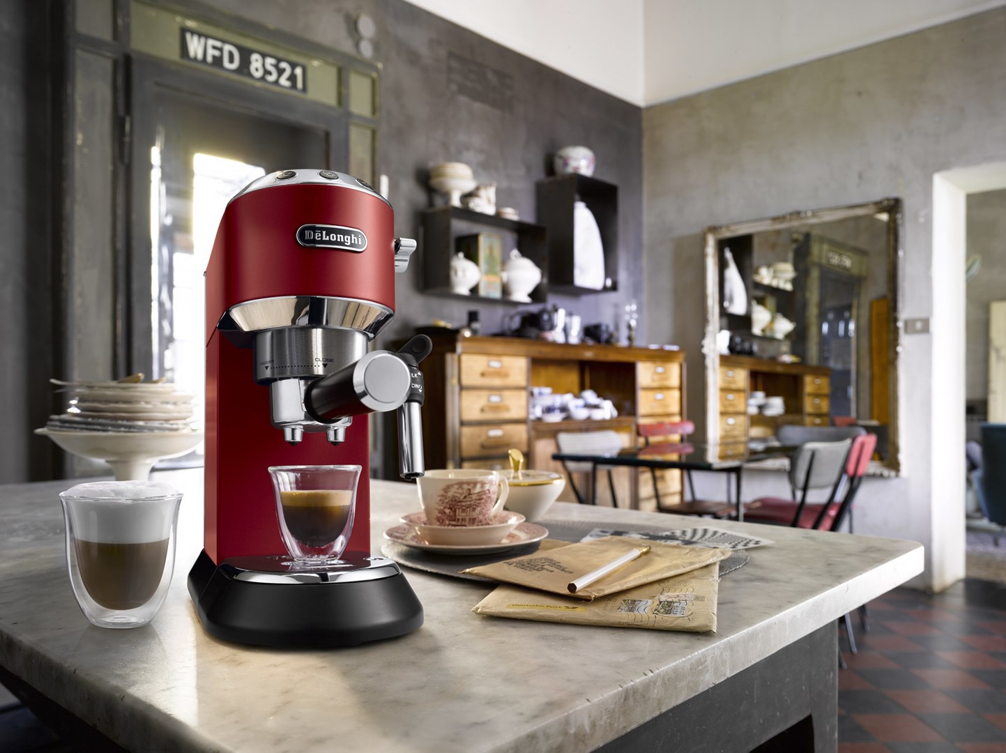 De’Longhi Dedica Style EC 685.R Semi-auto Espresso machine 1.1 L De’Longhi Dedica Style EC 685.R Semi-auto Espresso machine 1.1 L