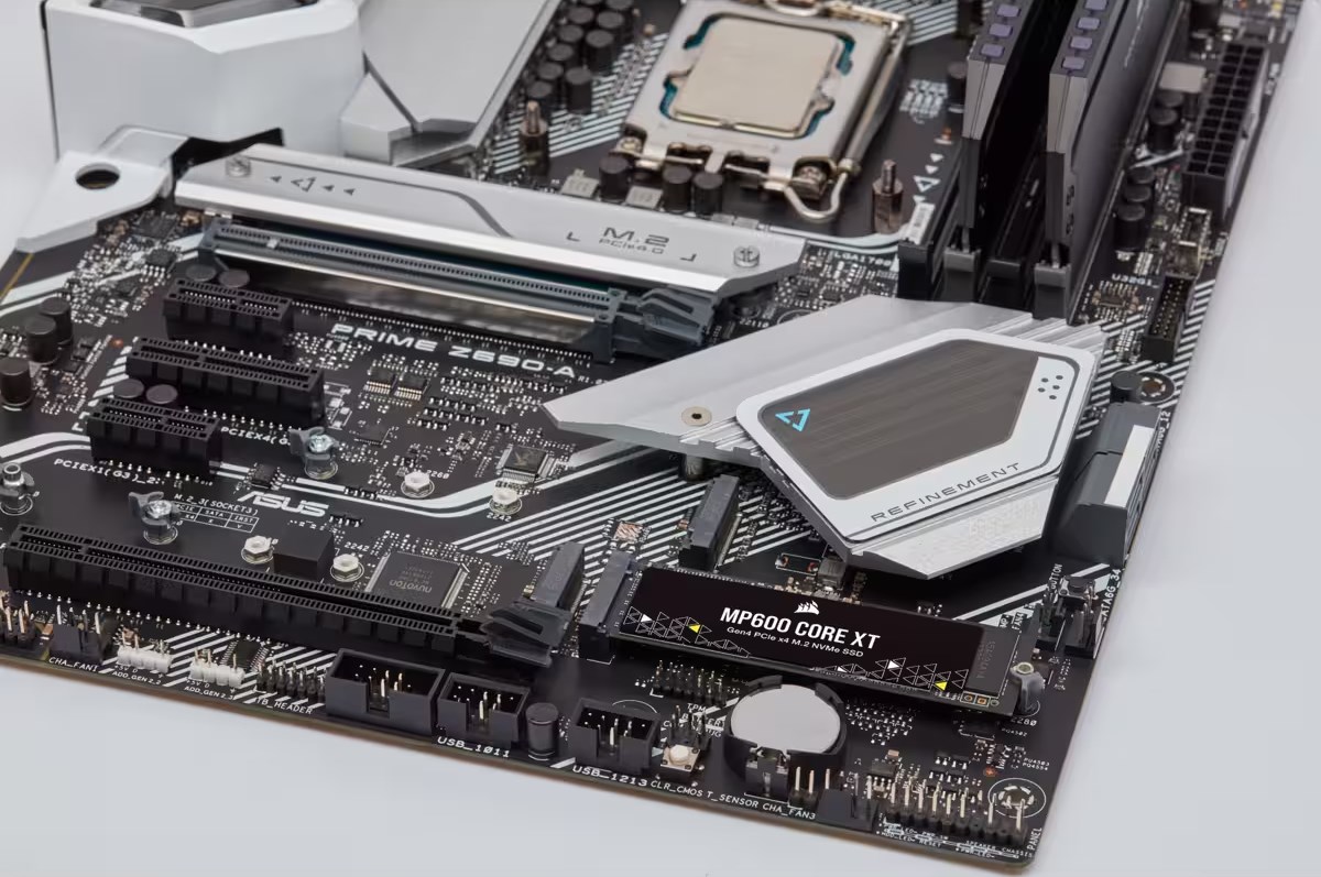 Corsair MP600 CORE XT 4 TB M.2 PCI Express 4.0 NVMe QLC 3D NAND Corsair MP600 CORE XT 4 TB M.2 PCI Express 4.0 NVMe QLC 3D NAND