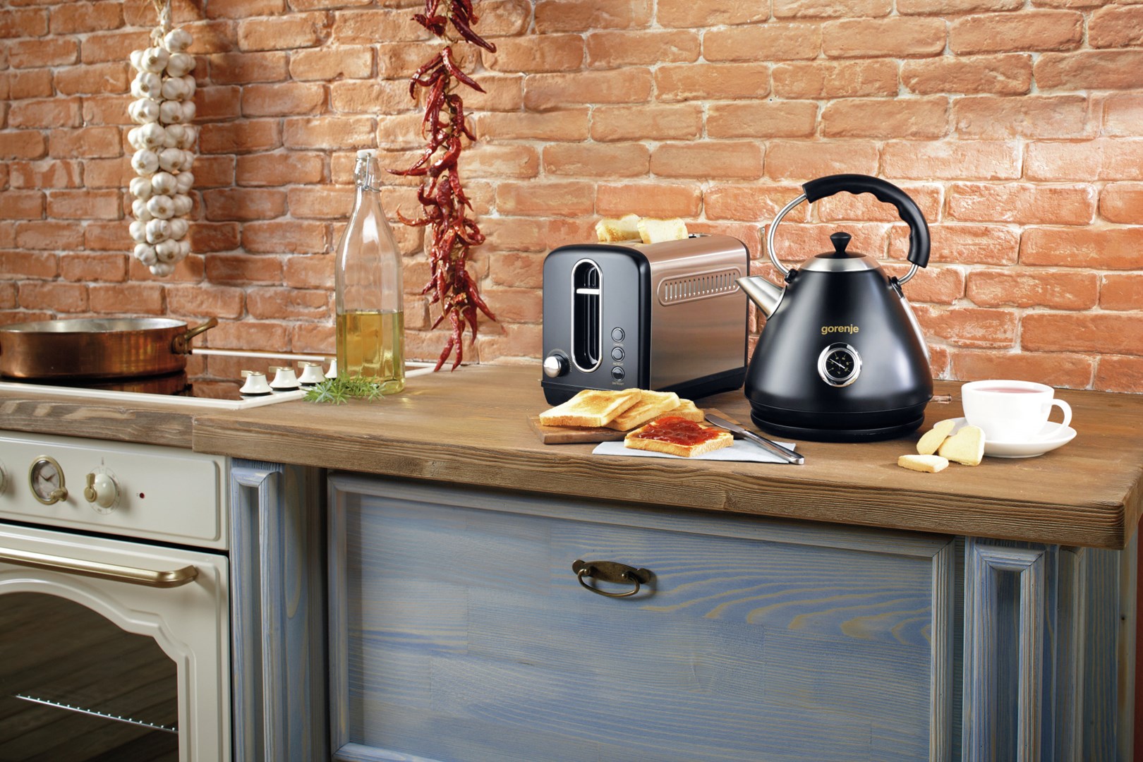 Gorenje K17CLBK electric kettle 1.7 L 2200 W Black Gorenje K17CLBK electric kettle 1.7 L 2200 W Black