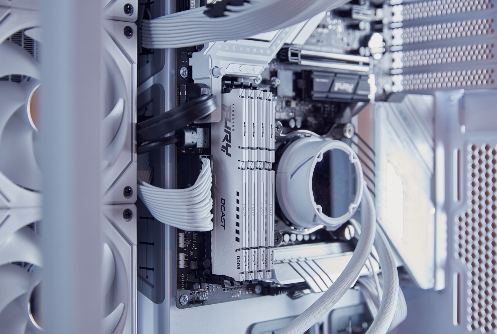 Kingston Technology FURY Beast 16GB 6000MT/s DDR5 CL36 DIMM White EXPO Kingston Technology FURY Beast 16GB 6000MT/s DDR5 CL36 DIMM White EXPO