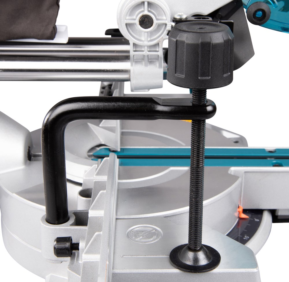 Makita LSO816F mitre saw 5000 RPM 1200 W Makita LSO816F mitre saw 5000 RPM 1200 W