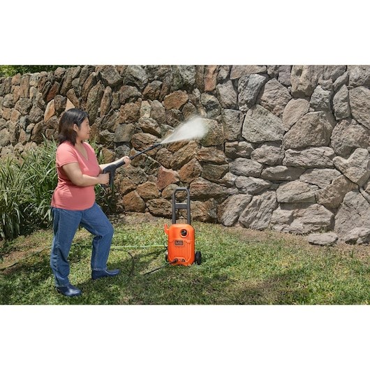 Black & Decker BEPW1650-QS pressure washer Compact Electric 330 l/h Orange Black & Decker BEPW1650-QS pressure washer Compact Electric 330 l/h Orange