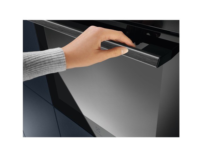 Electrolux EOC8P39WZ Medium Black Buttons, Touch Electrolux EOC8P39WZ Medium Black Buttons, Touch
