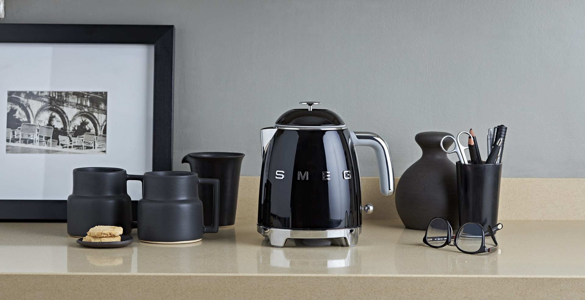SMEG Kettle (KLF05BLEU) mini 0.8L black Schwarz SMEG Kettle (KLF05BLEU) mini 0.8L black Schwarz