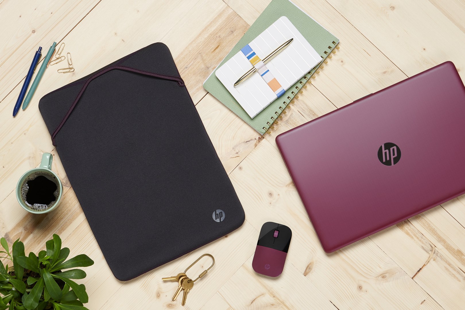 HP Reversible Protective 15.6-inch Mauve Laptop Sleeve HP Reversible Protective 15.6-inch Mauve Laptop Sleeve