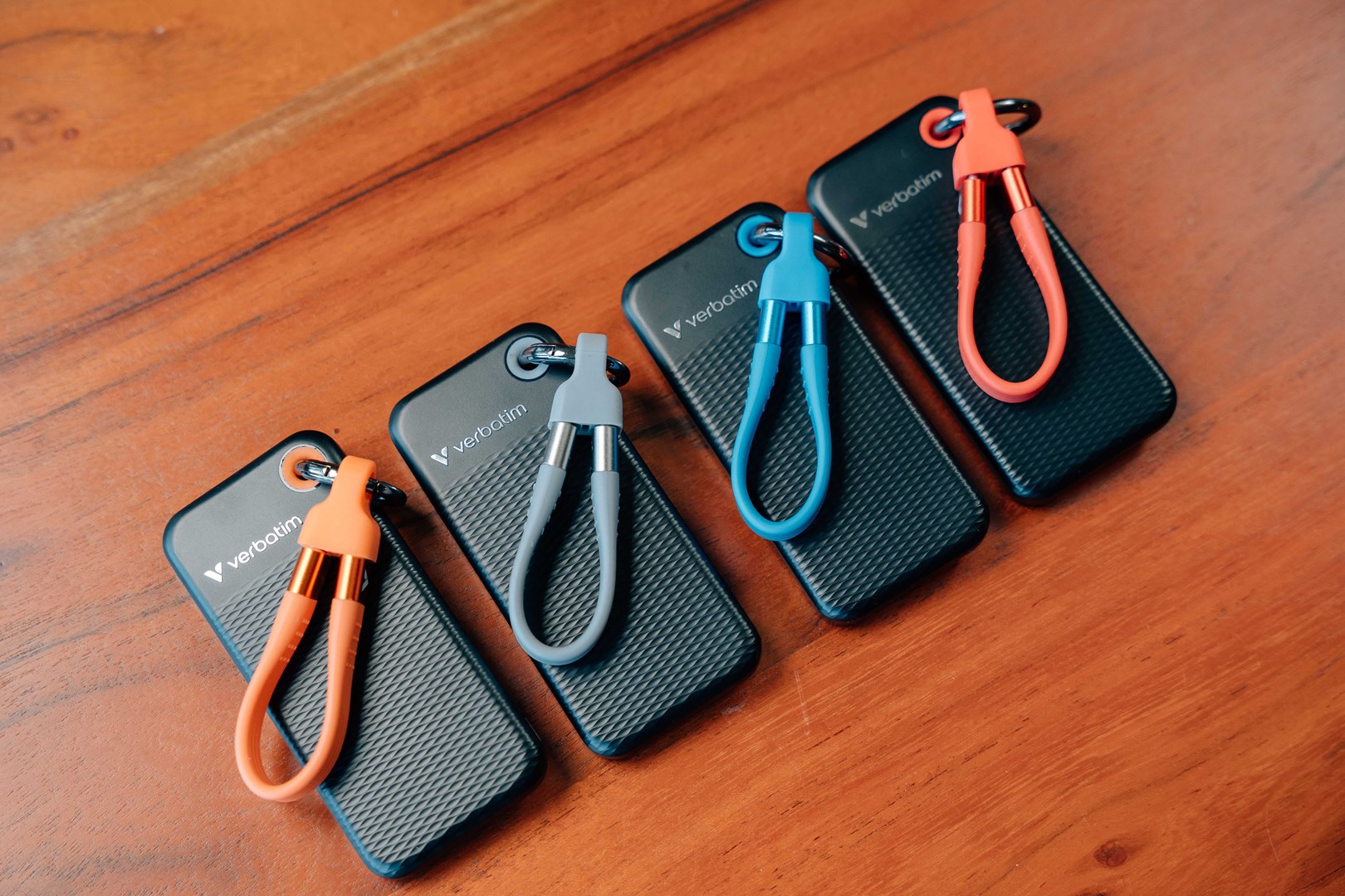 Verbatim Pocket SSD USB 3.2 Gen 2 2TB Black/Blue Verbatim Pocket SSD USB 3.2 Gen 2 2TB Black/Blue