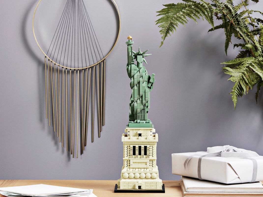 LEGO ARCHITECTURE 21042 STATUE OF LIBERTY LEGO ARCHITECTURE 21042 STATUE OF LIBERTY