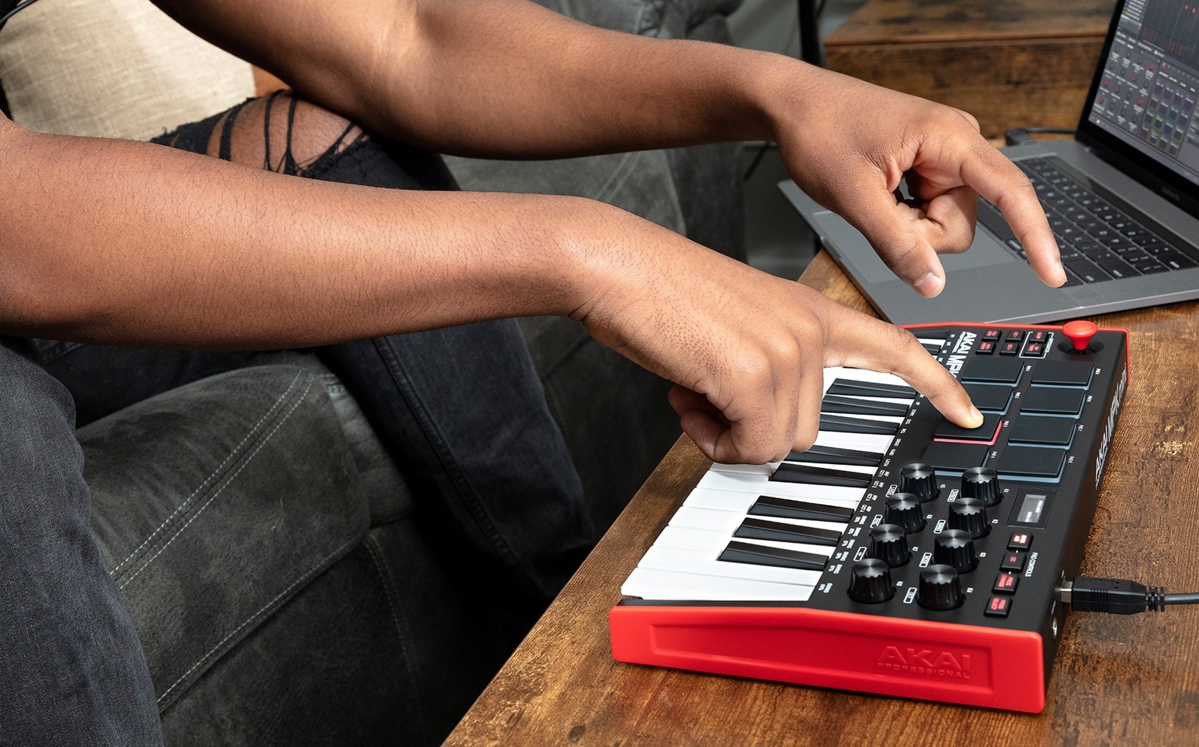 AKAI MPK Mini MK3 Control keyboard Pad controller MIDI USB Black, Red AKAI MPK Mini MK3 Control keyboard Pad controller MIDI USB Black, Red