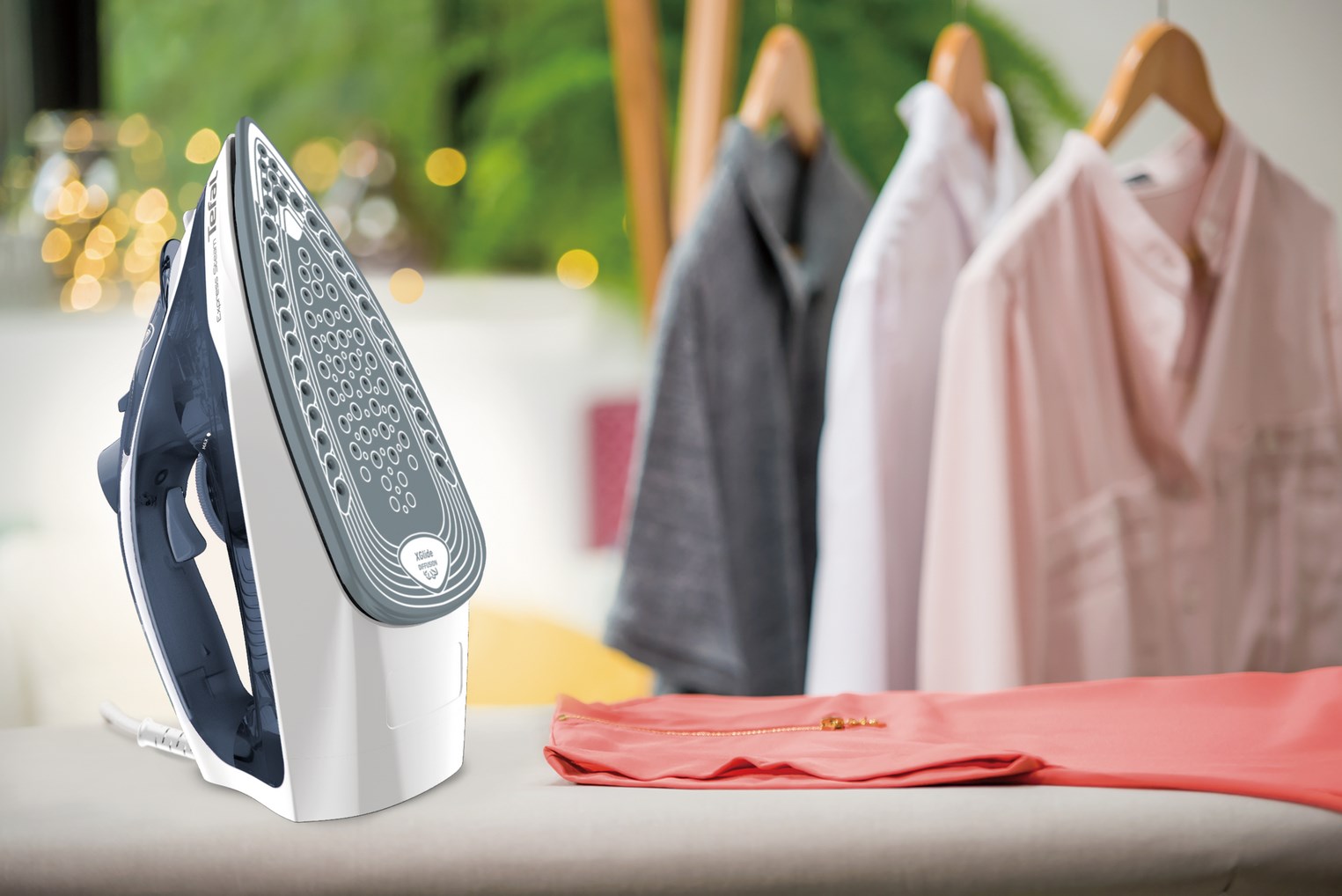 TEFAL FV2837E0 | Steam Iron | 2400 W | Water tank capacity 150 ml | Continuous steam 35 g/min | Blue/White TEFAL FV2837E0 | Steam Iron | 2400 W | Water tank capacity 150 ml | Continuous steam 35 g/min | Blue/White