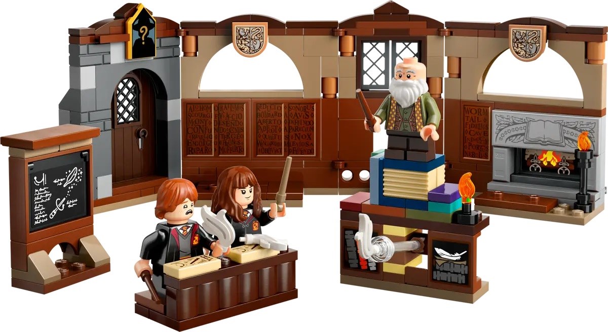LEGO HARRY POTTER 76442 Hogwarts Castle - Charms Class LEGO HARRY POTTER 76442 Hogwarts Castle - Charms Class