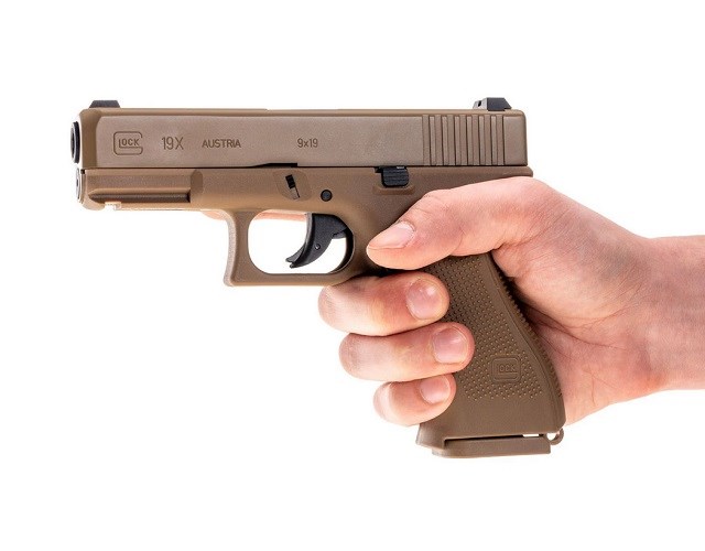 Glock 19X 4,5 mm coyote BB CO2 shot air pistol. Glock 19X 4,5 mm coyote BB CO2 shot air pistol.