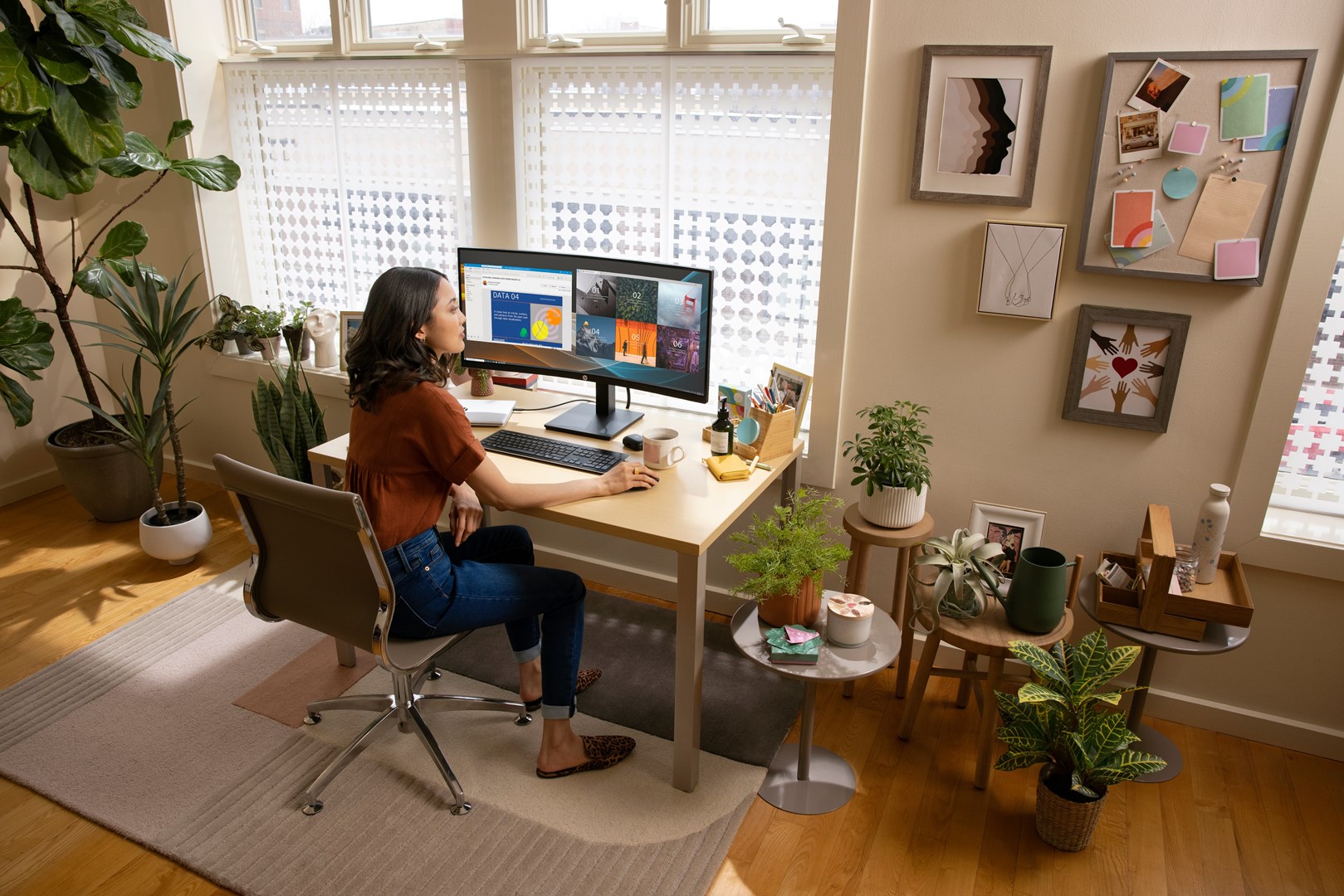 HP P34hc G4 WQHD USB-C Curved Monitor HP P34hc G4 WQHD USB-C Curved Monitor