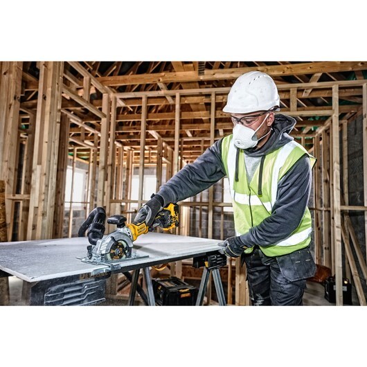 DeWALT DCS691N-XJ portable circular saw 11.5 cm Black, Yellow 4500 RPM 800 W DeWALT DCS691N-XJ portable circular saw 11.5 cm Black, Yellow 4500 RPM 800 W
