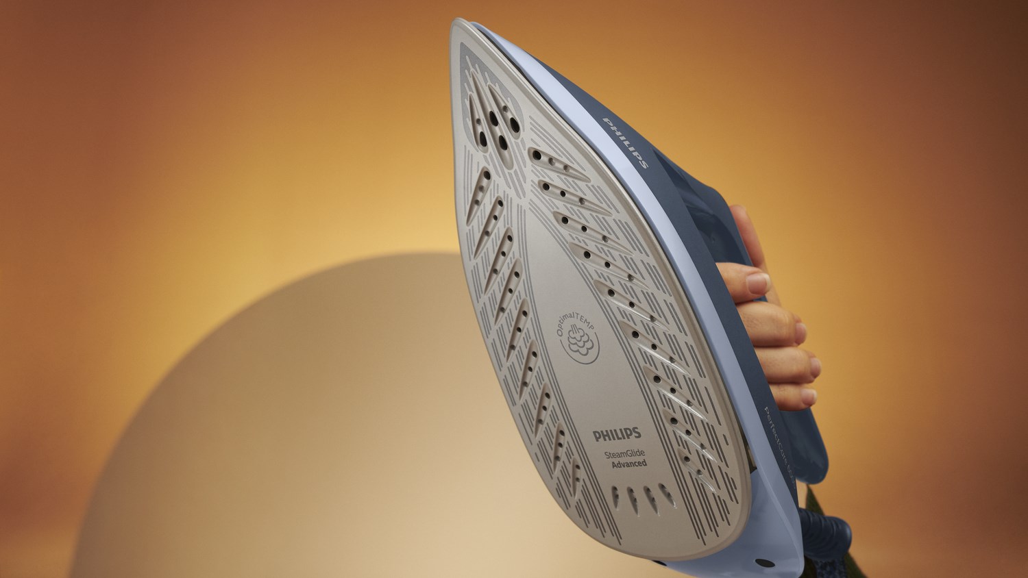 Philips 6000 series PSG6042/20 steam ironing station 2400 W 1.8 L SteamGlide Advanced Blue Philips 6000 series PSG6042/20 steam ironing station 2400 W 1.8 L SteamGlide Advanced Blue